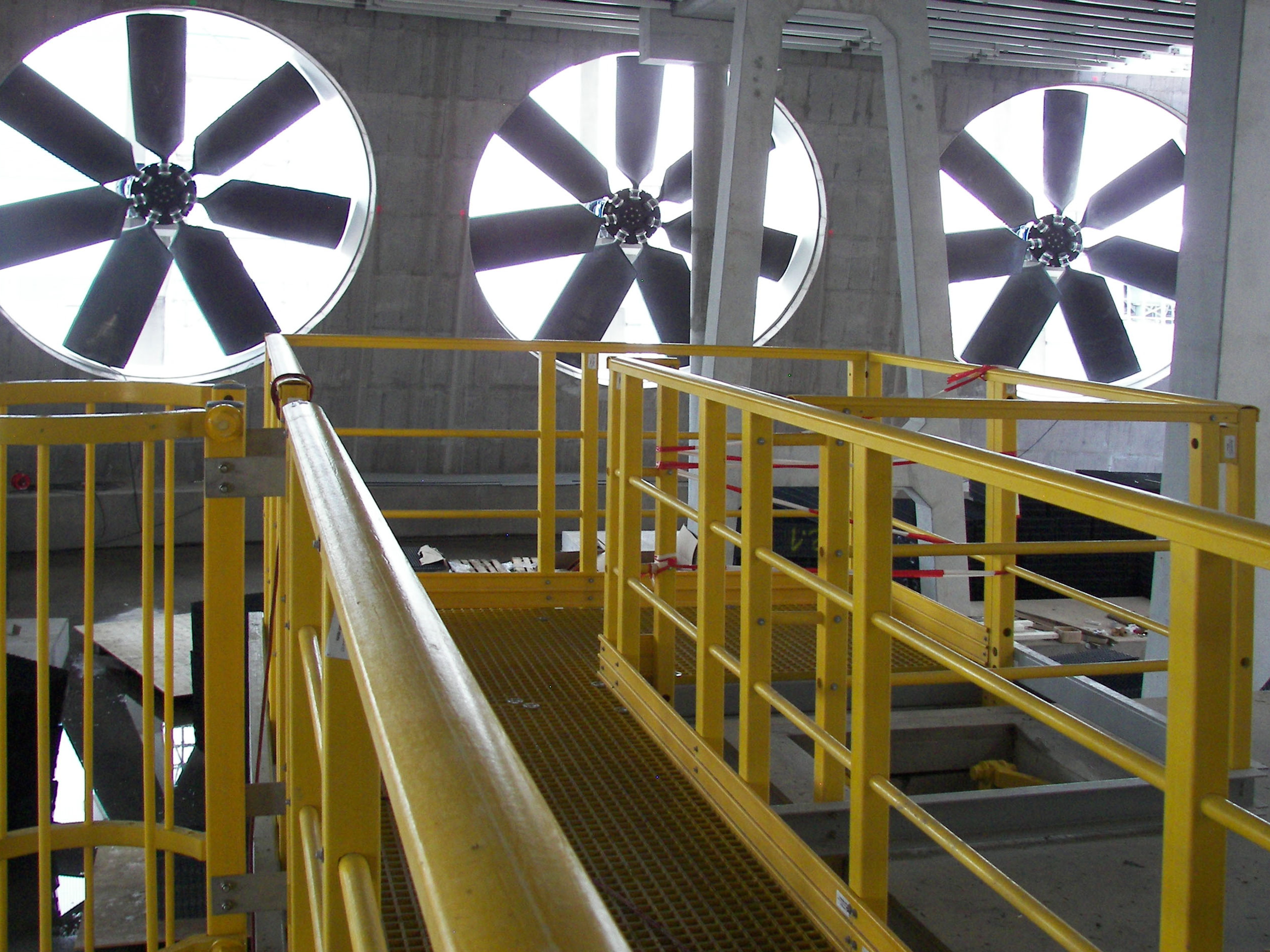 Naturzugkühlturm in Karlsruhe, Deutschland, Treppen, Leitern, Geländer, Podeste (27 t) Naturzugkühlturm in Karlsruhe, Deutschland, Treppen, Leitern, Geländer, Podeste (27 t)